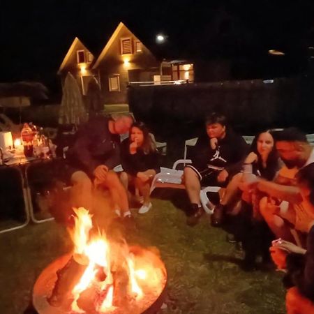 Domki Nadmorska Oaza Nad Morzem I Jeziorem Jezierzany Exterior photo